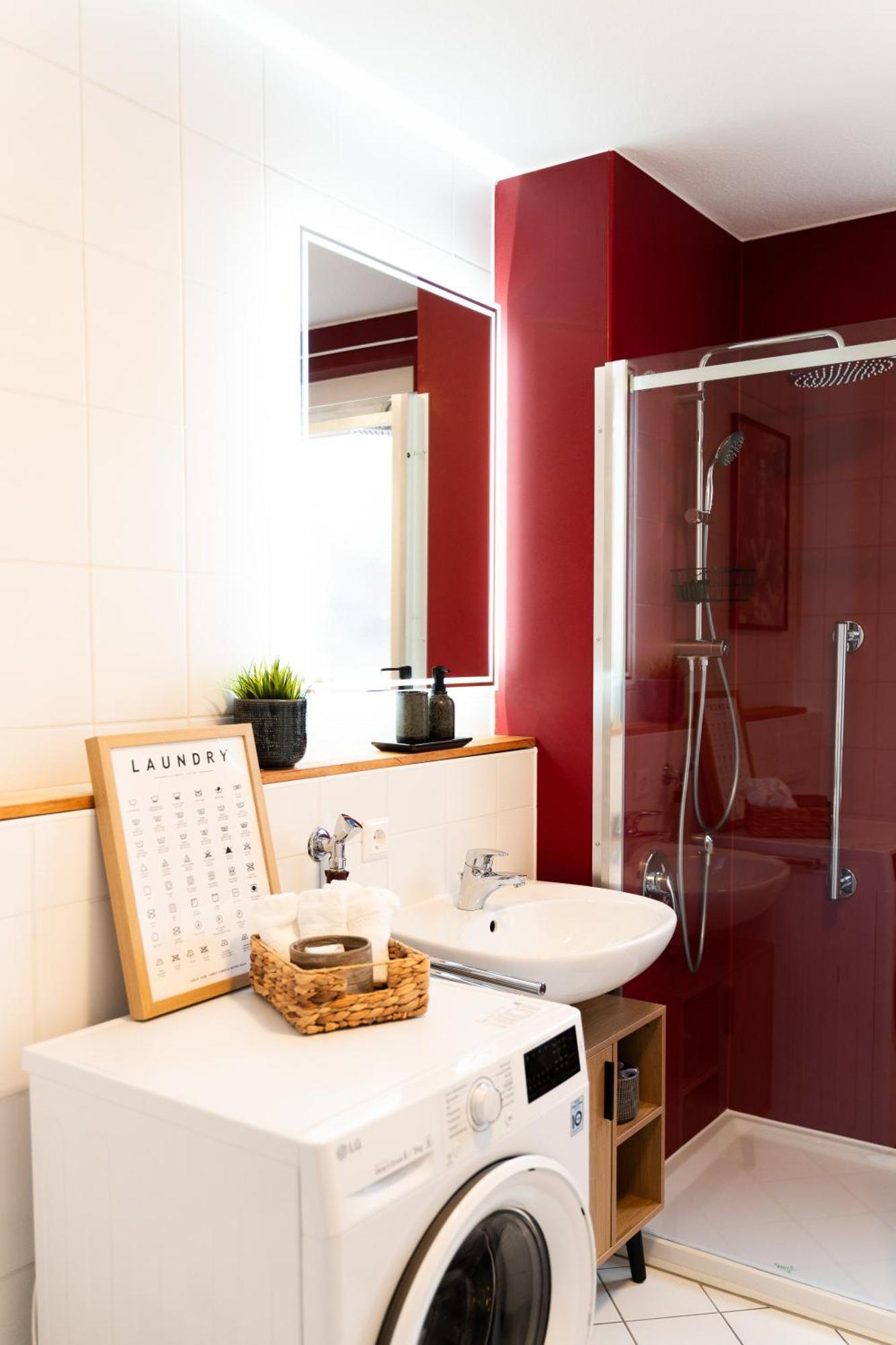 Lubu Stay Central, Cozy, With Workspace And Parking ลุดวิกสบูร์ก ภายนอก รูปภาพ